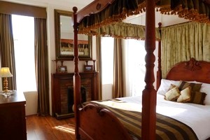 large Self Catering Loch Lomond Trossachs