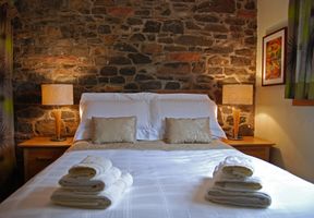 holiday home sleeps 8