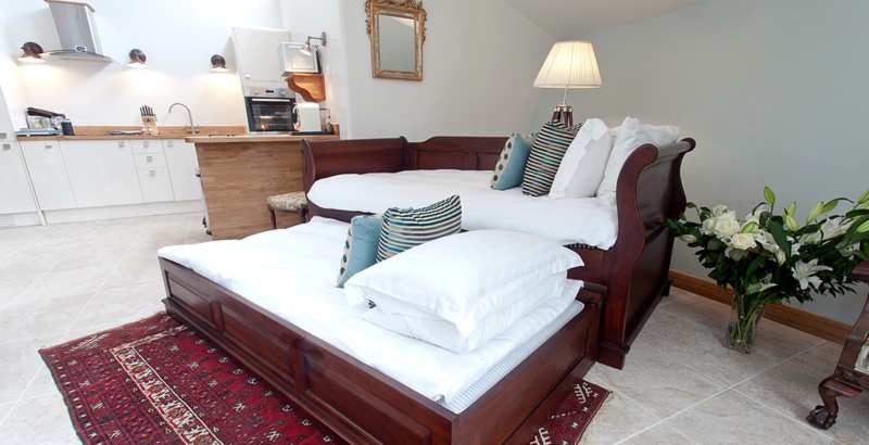 romantic hideaway cottage