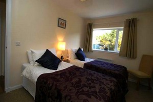 cottage beside sea scotland